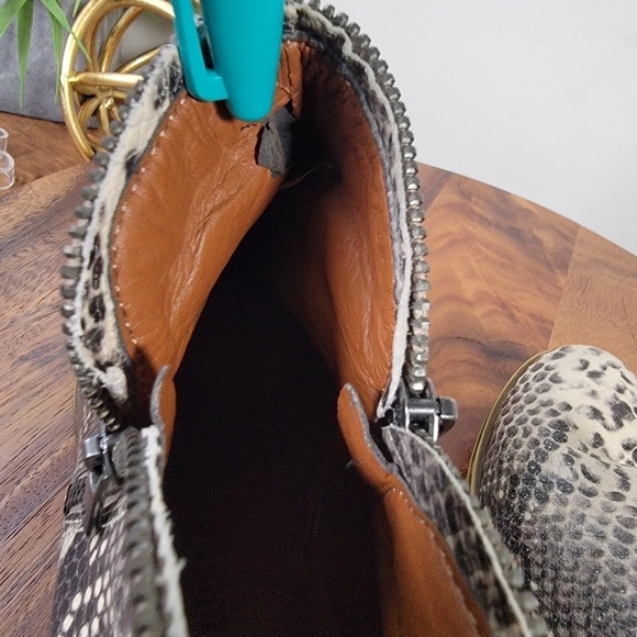 Lucky Brand Snakeskin Print Leather Bartalino zipper ankle boots Size 7.5 - Picture 12 of 17